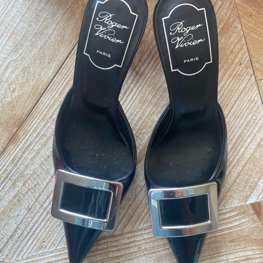 Roger Vivier Black Heels